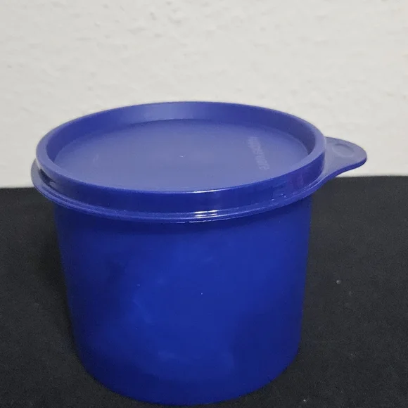 Tupperware Blue Dining Set - Picture 3 of 5